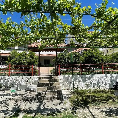 Eljudi House * Borsh