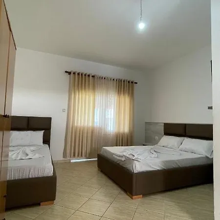 Apartment Eljudi House *