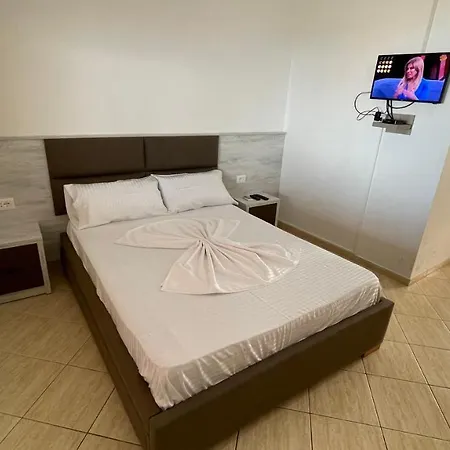 Apartment Eljudi House