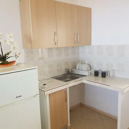 Apartment Eljudi House